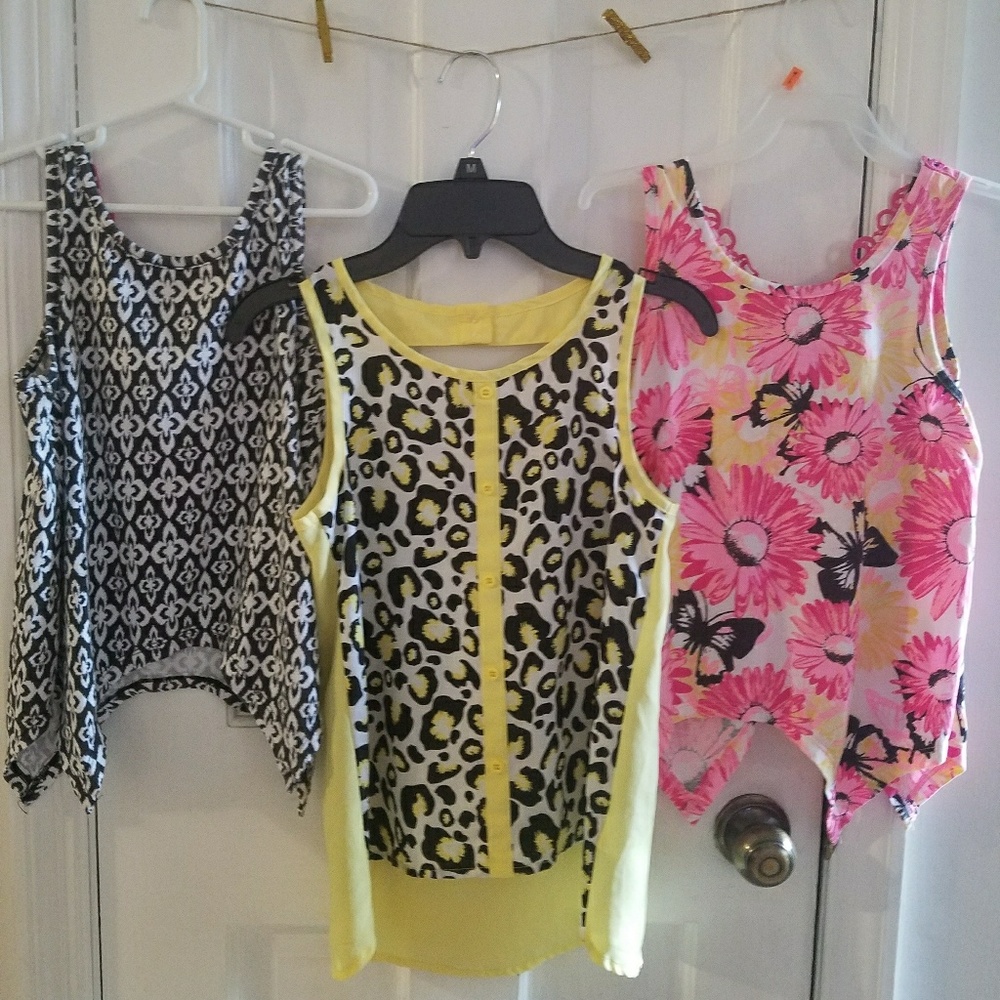 3 girls tank tops